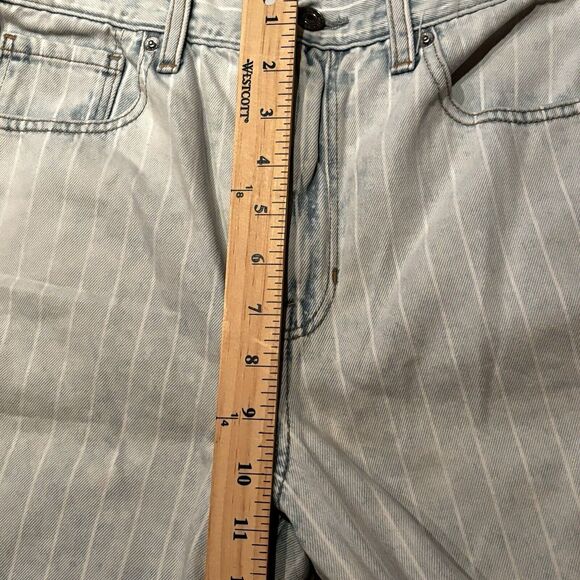 AMERICAN EAGLE Mom Jean 8 Regular High Rise Light Wash/White Stripe #549078 - Picture 8 of 8